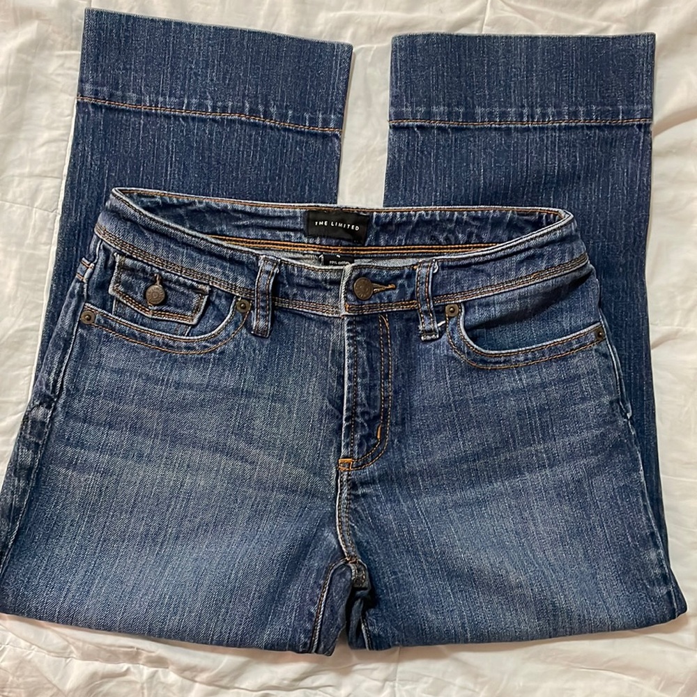 The Limited Capri jeans mid rise w/big hem, blue and size 4! EUC!